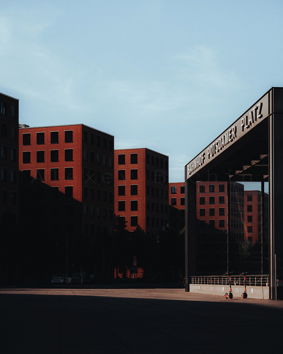 Berlin Shadows, 40x50 cm / 16x20″, Aluminum