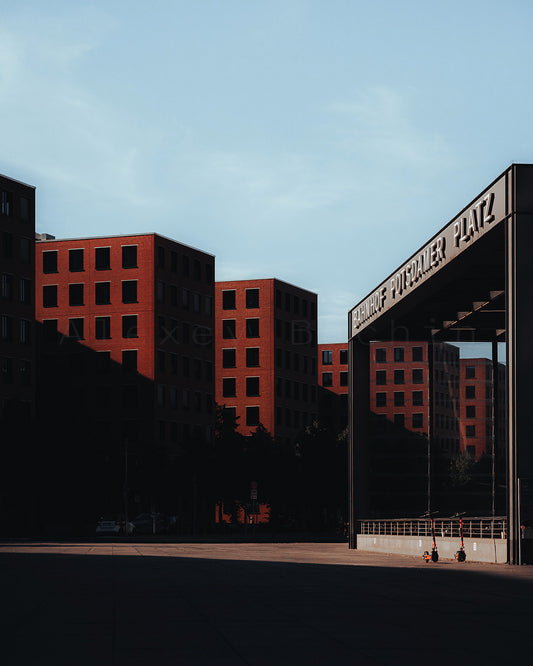 Berlin Shadows, 40x50 cm / 16x20″, Aluminum